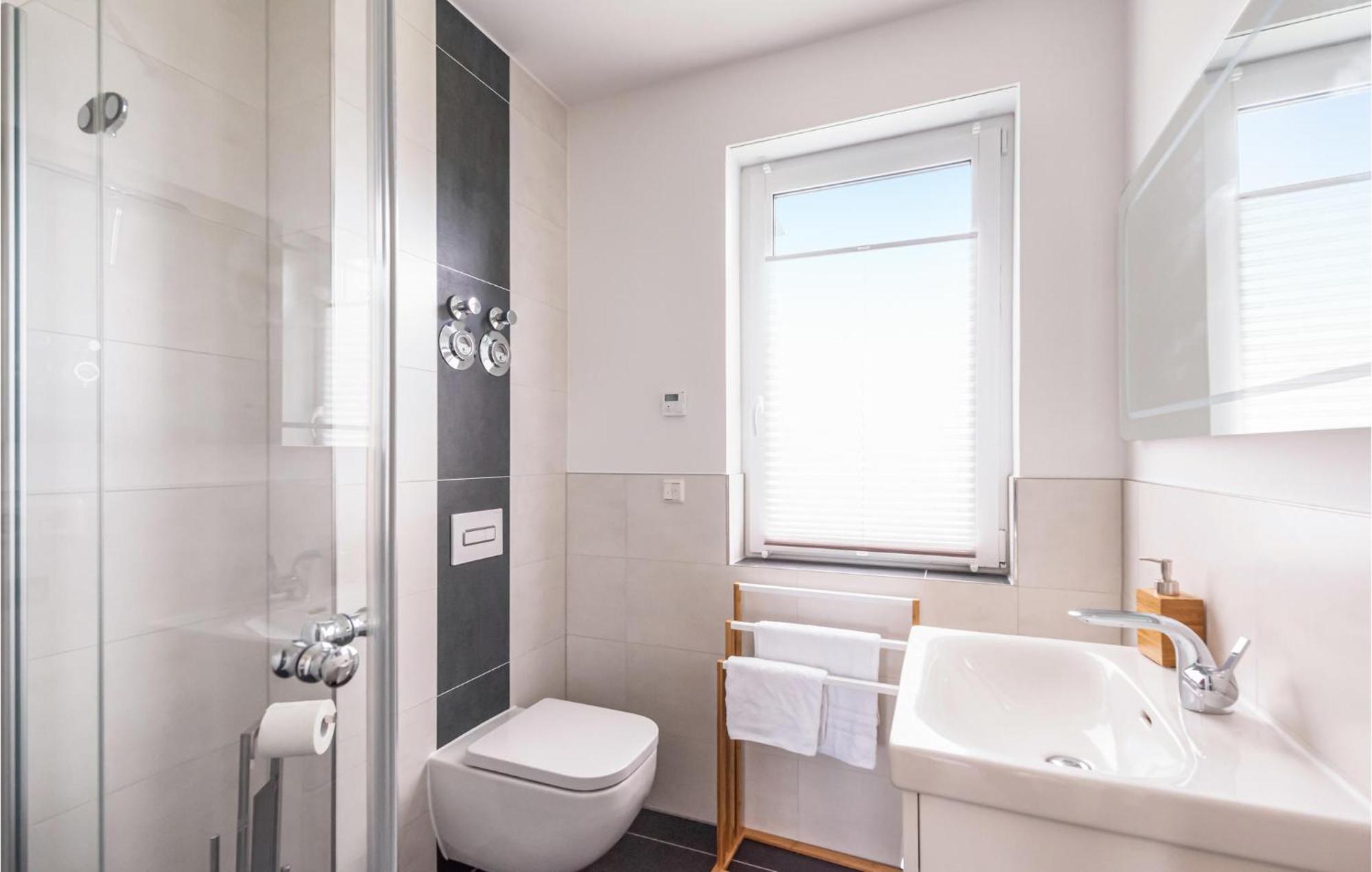 Nice Apartment In Rechlin With House Sea View المظهر الخارجي الصورة